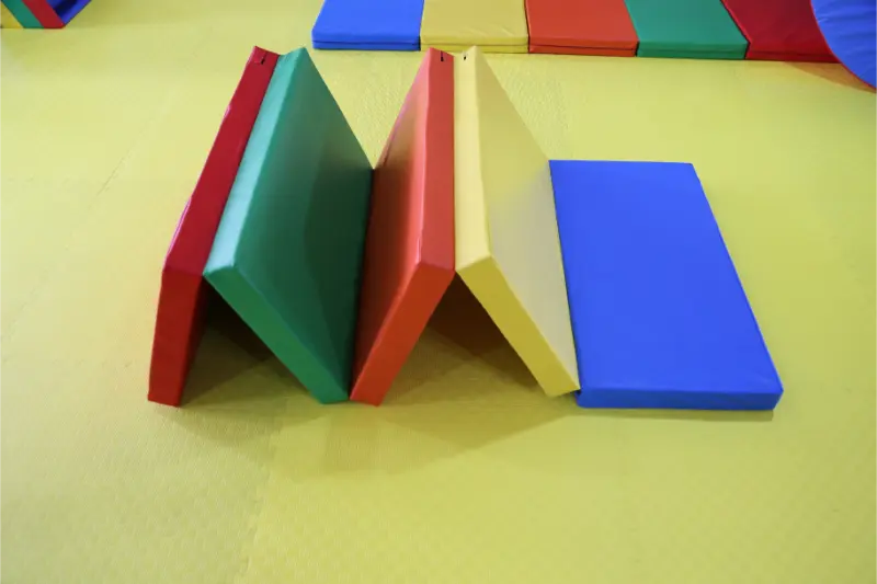 XOT XIN OUTAI produktuen I+G-n sakontzen du, ekipamendu bigunen irtenbide pertsonalizatuak eskainiz haurrentzako kirol erakunde globalei